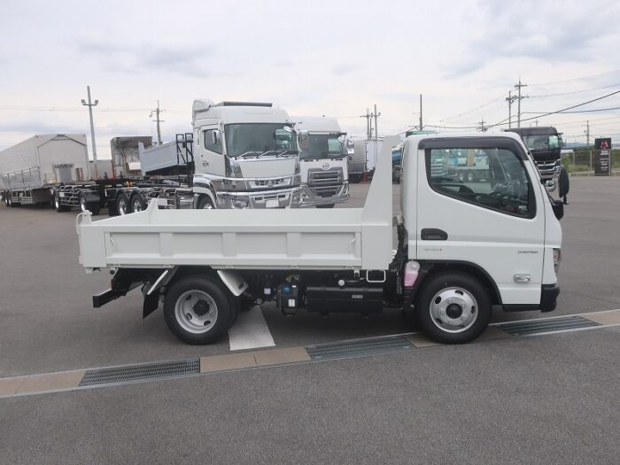 2790　三菱　ダンプ　低床　3ｔ4ナンバー　未使用車