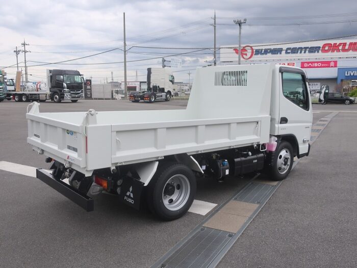 2790　三菱　ダンプ　低床　3ｔ4ナンバー　未使用車