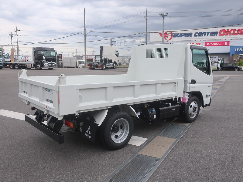ダンプ　低床　3ｔ4ナンバー　未使用車