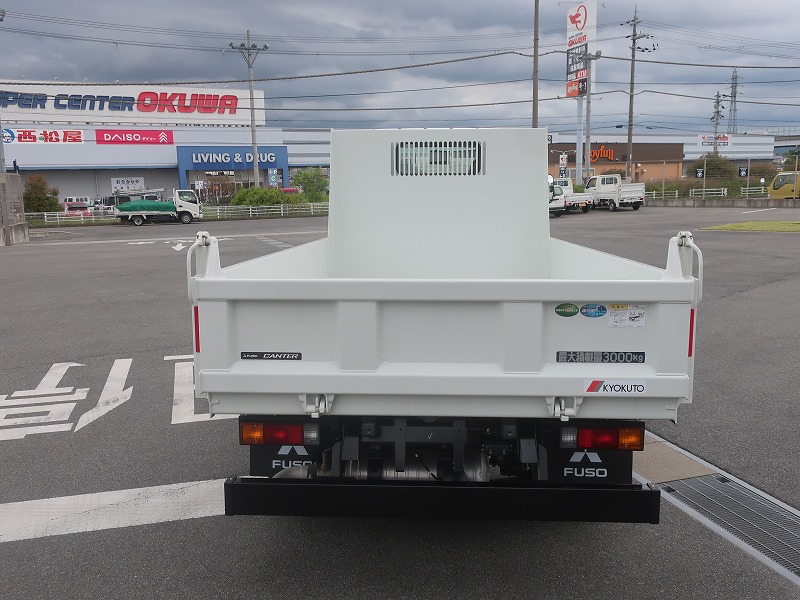 ダンプ　低床　3ｔ4ナンバー　未使用車