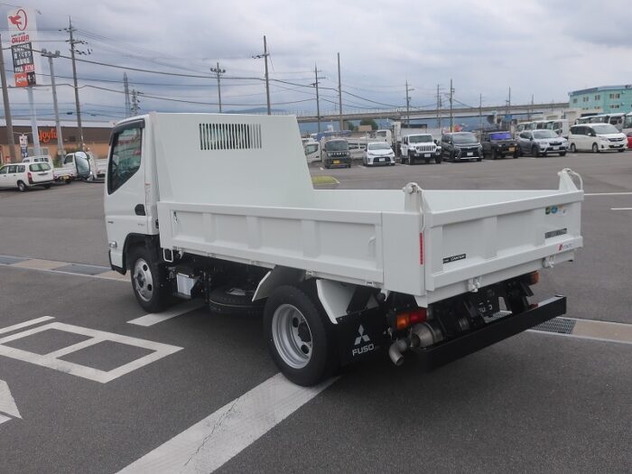 2790　三菱　ダンプ　低床　3ｔ4ナンバー　未使用車