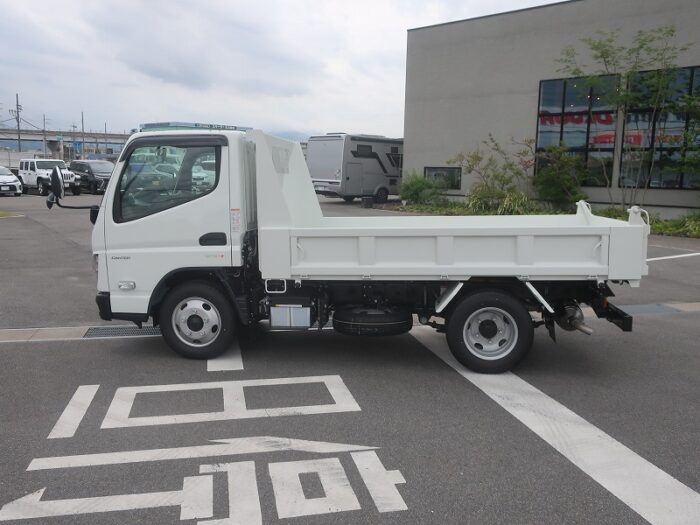 2790　三菱　ダンプ　低床　3ｔ4ナンバー　未使用車