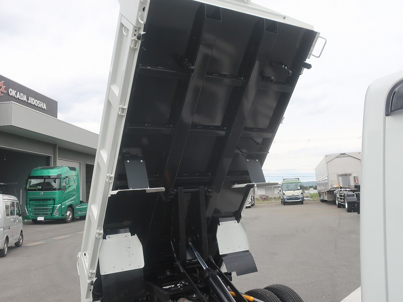 ダンプ　低床　3ｔ4ナンバー　未使用車