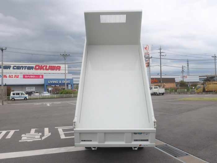 2790　三菱　ダンプ　低床　3ｔ4ナンバー　未使用車