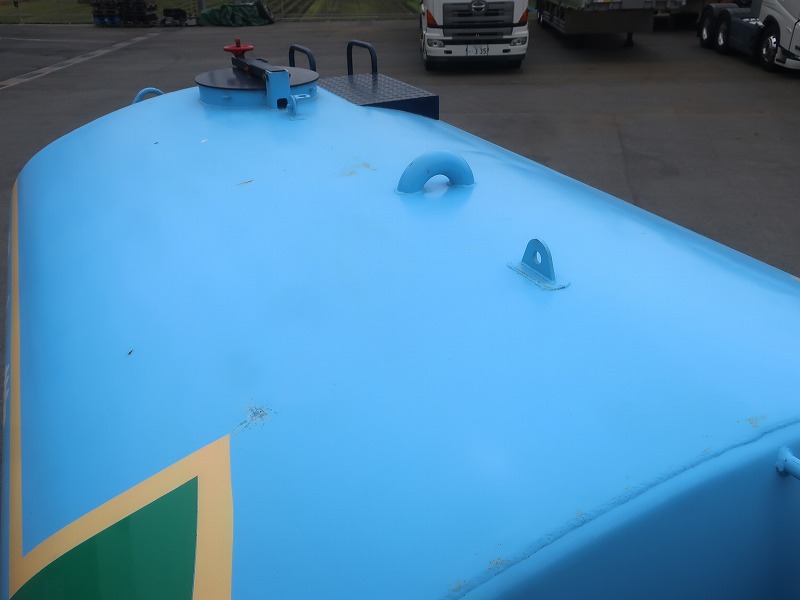散水車