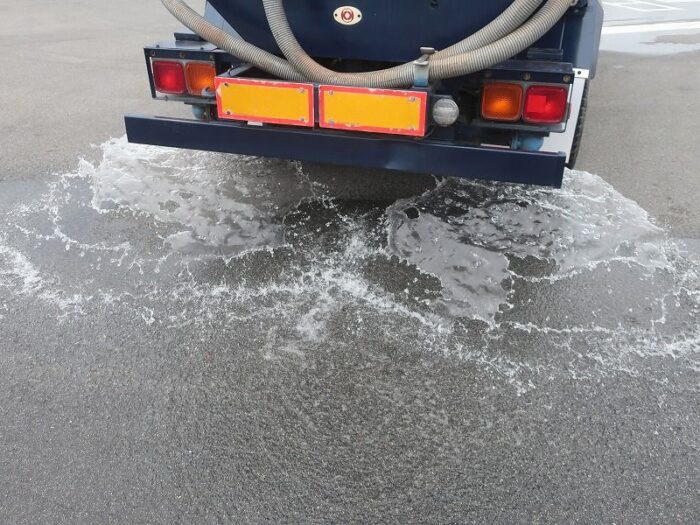 2794　三菱　散水車