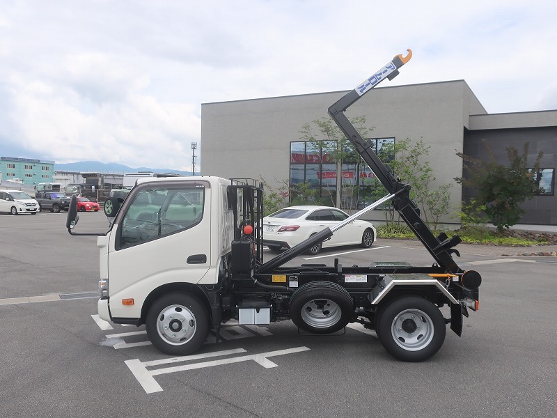 アームロール　3ｔ４ナンバー　未使用車