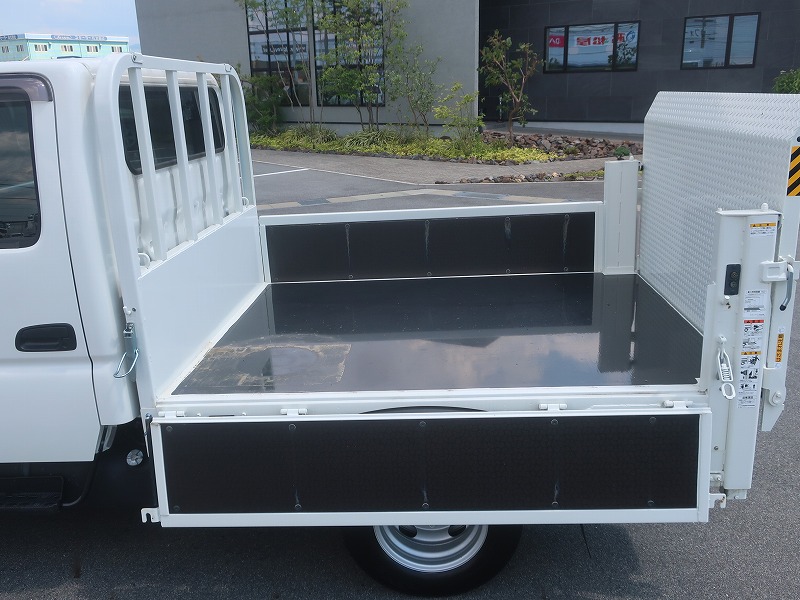 Wキャブ　垂直ゲート付
未使用車