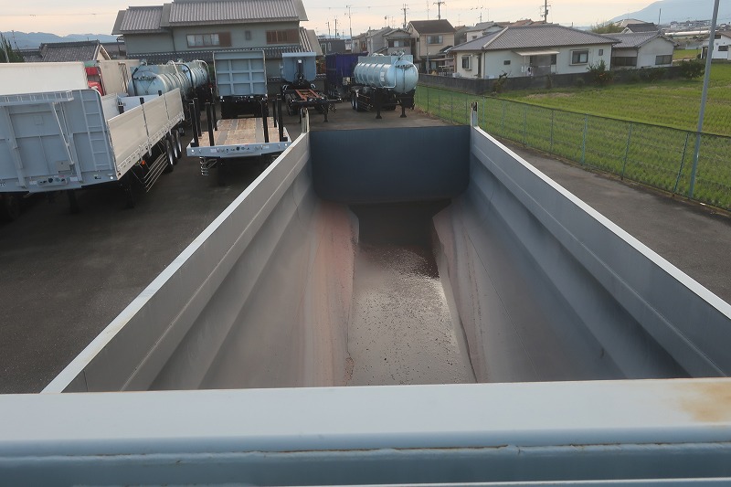 ダンプトレーラ　3軸
未登録