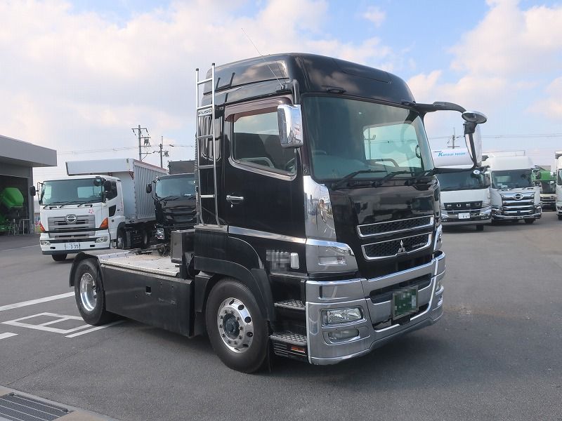 トラクタ　ハイルーフ
リアエアサス
ダンプ用油圧ポンプ付