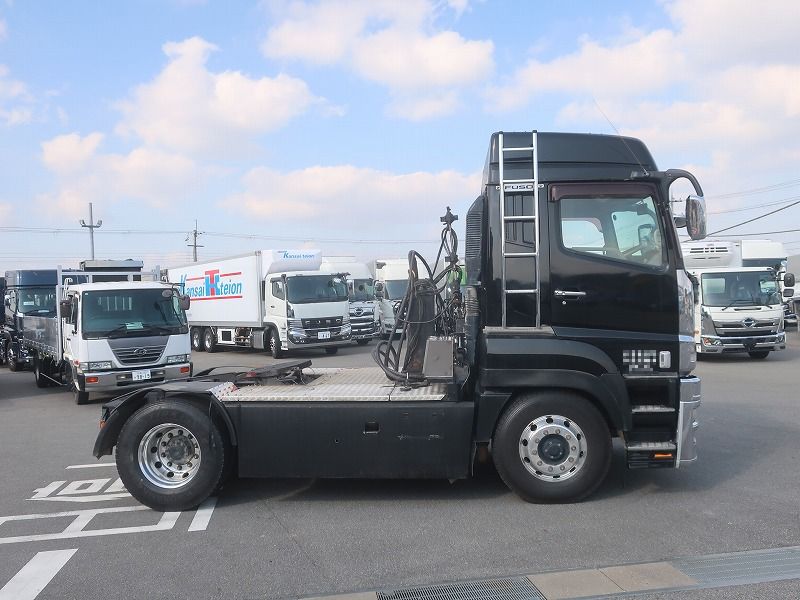 トラクタ　ハイルーフ
リアエアサス
ダンプ用油圧ポンプ付