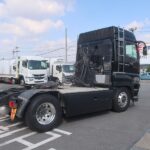 トラクタ　ハイルーフ
リアエアサス
ダンプ用油圧ポンプ付