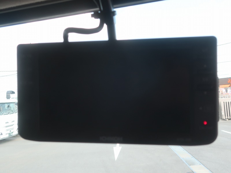 トラクタ　ハイルーフ
リアエアサス
ダンプ用油圧ポンプ付