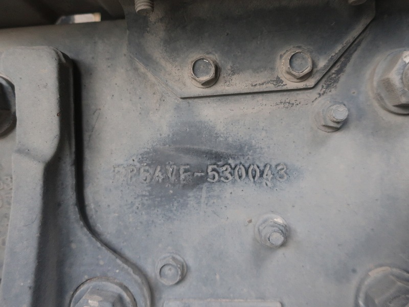 トラクタ　ハイルーフ
リアエアサス
ダンプ用油圧ポンプ付