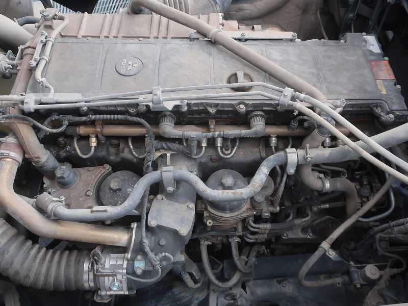 トラクタ　ハイルーフ
リアエアサス
ダンプ用油圧ポンプ付