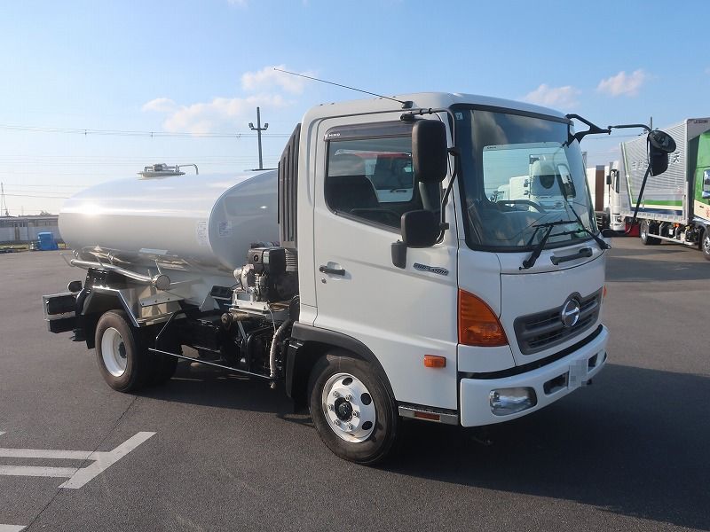 散水車　サブエンジン式