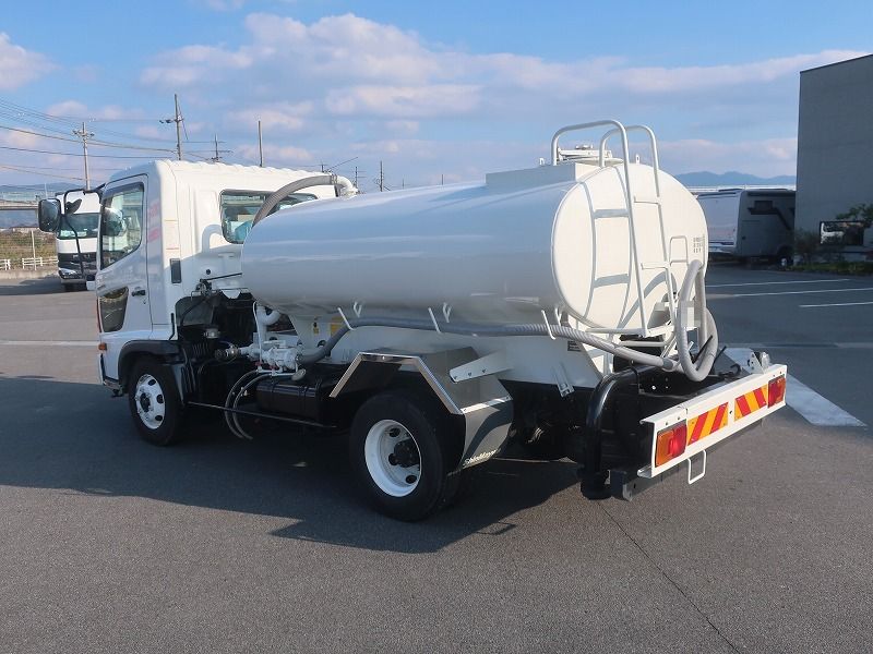 散水車　サブエンジン式