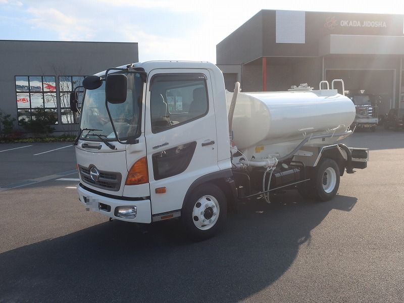 散水車　サブエンジン式