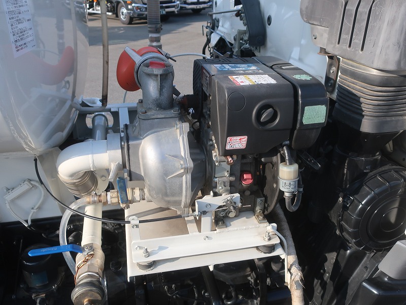 散水車　サブエンジン式