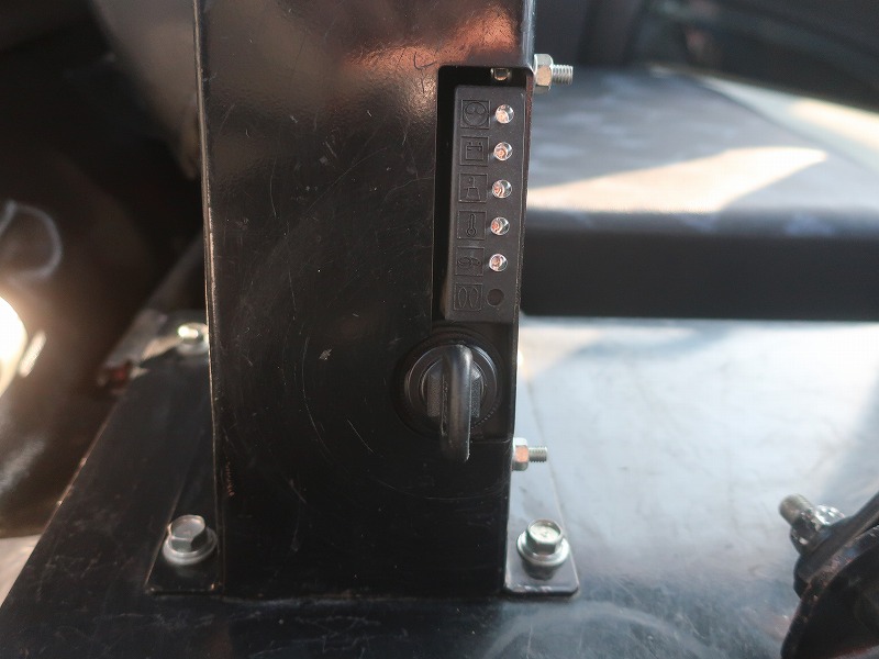 散水車　サブエンジン式