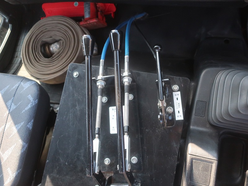 散水車　サブエンジン式