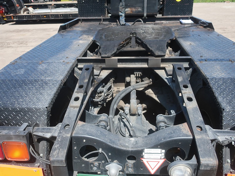 トラクタ　2デフ　18ｔ