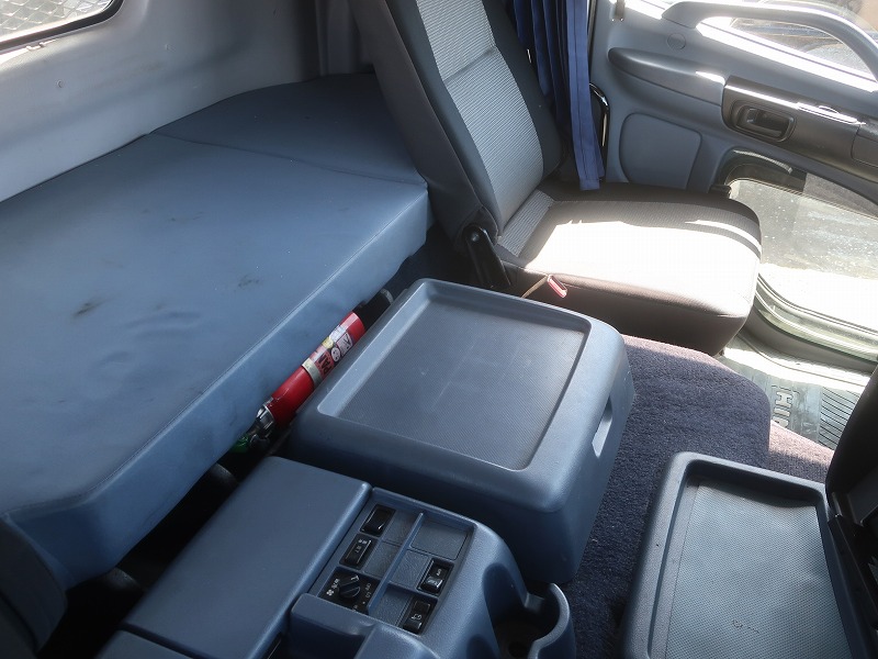 トラクタ　2デフ　18ｔ