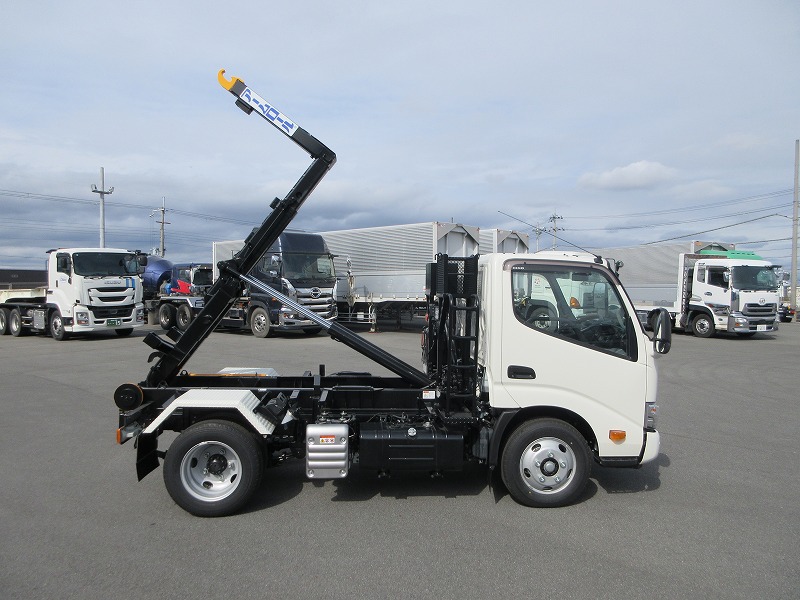 アームロール　2.95t4ﾅﾝﾊﾞｰ 未使用車