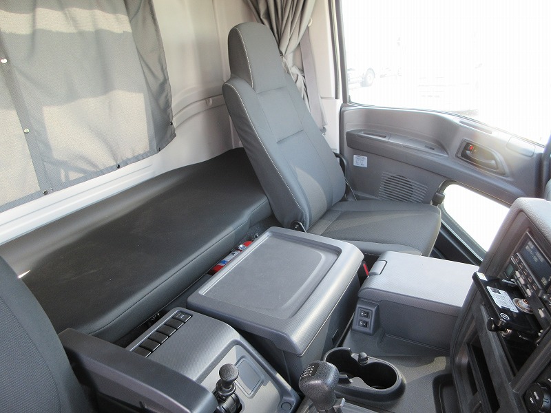 トラクタ　２デフ　１８t