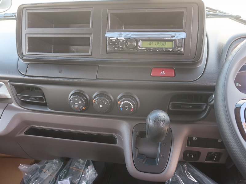 ドライバン　全低床
未使用車