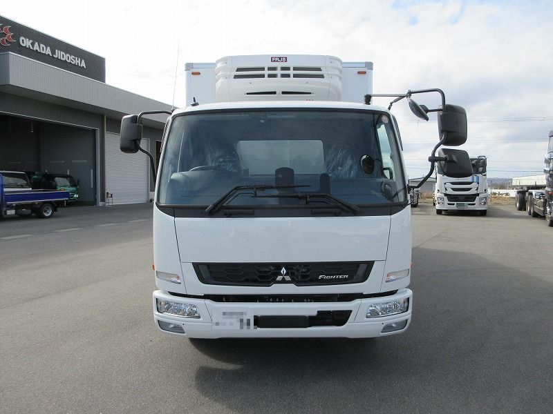 冷蔵冷凍車　リアエアサス
格納ゲート付　未使用車