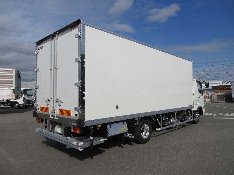 冷蔵冷凍車　リアエアサス
格納ゲート付　未使用車