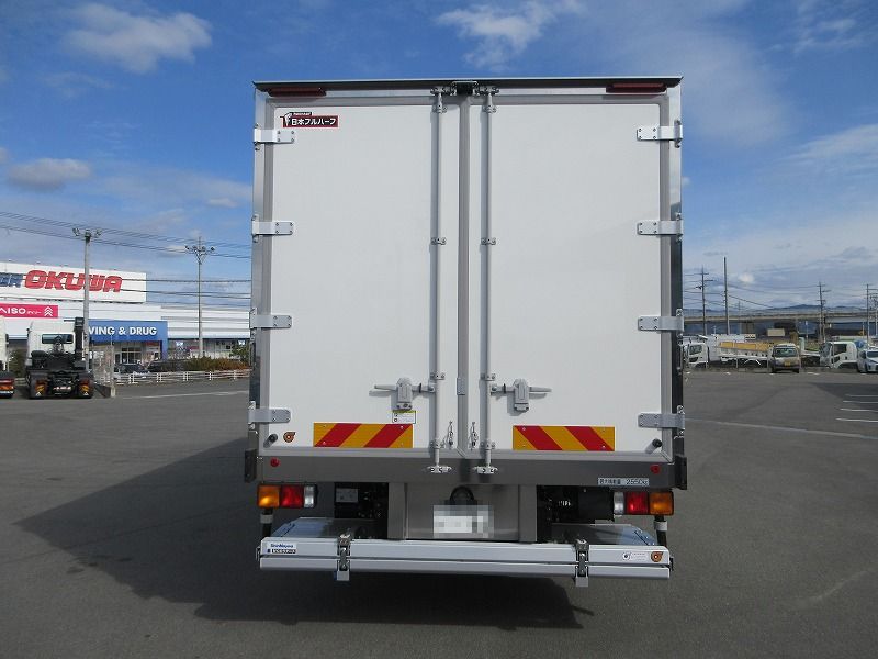 冷蔵冷凍車　リアエアサス
格納ゲート付　未使用車