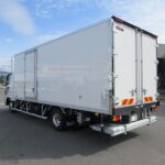 冷蔵冷凍車　リアエアサス
格納ゲート付　未使用車