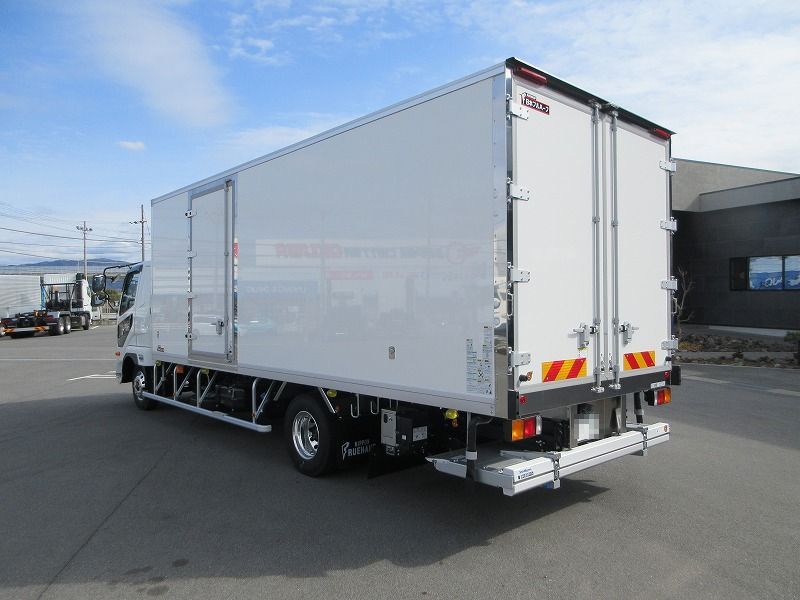 冷蔵冷凍車　リアエアサス
格納ゲート付　未使用車