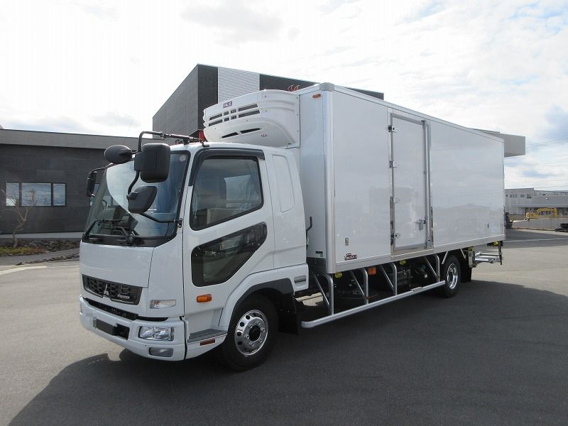 冷蔵冷凍車　リアエアサス
格納ゲート付　未使用車