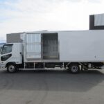 冷蔵冷凍車　リアエアサス
格納ゲート付　未使用車