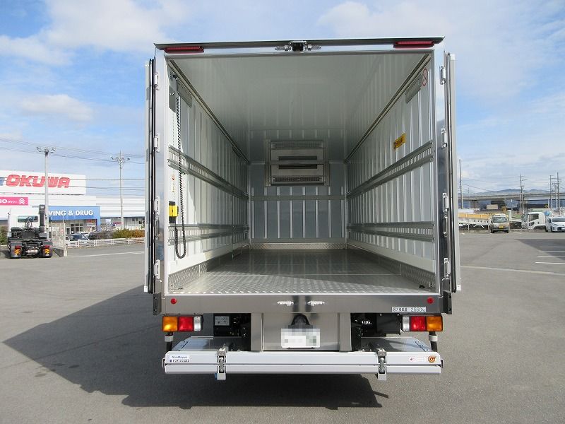 冷蔵冷凍車　リアエアサス
格納ゲート付　未使用車