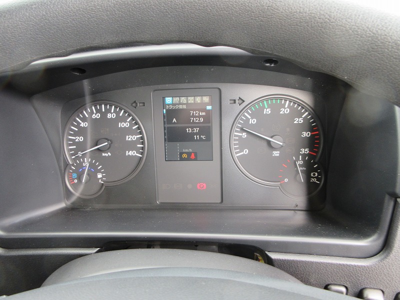 冷蔵冷凍車　リアエアサス
格納ゲート付　未使用車