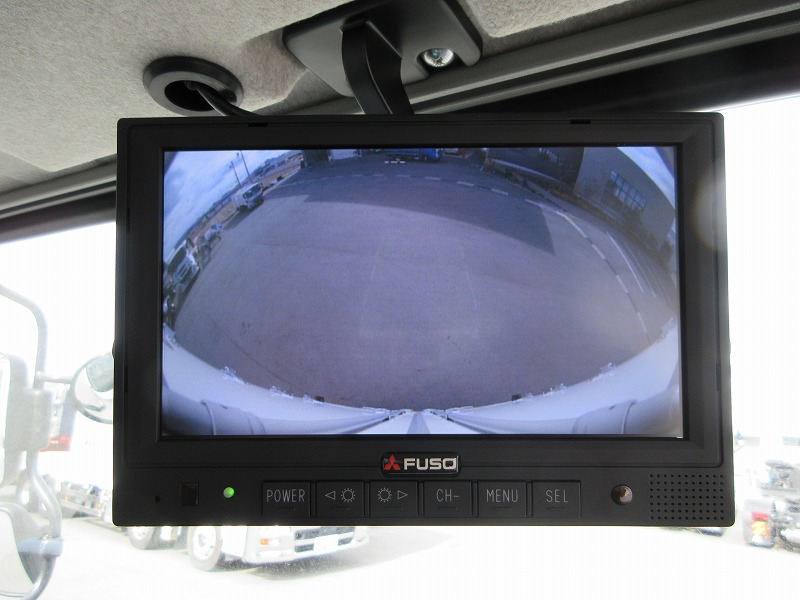 冷蔵冷凍車　リアエアサス
格納ゲート付　未使用車