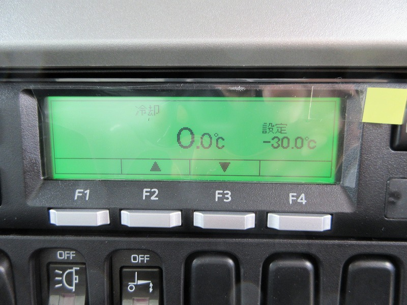 冷蔵冷凍車　リアエアサス
格納ゲート付　未使用車
