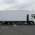 冷蔵冷凍車　リアエアサス
格納ゲート付　未使用車