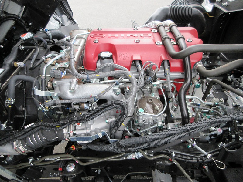 冷蔵冷凍車　リアエアサス
格納ゲート付　未使用車