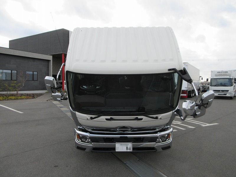 冷蔵冷凍車　リアエアサス
格納ゲート付　未使用車