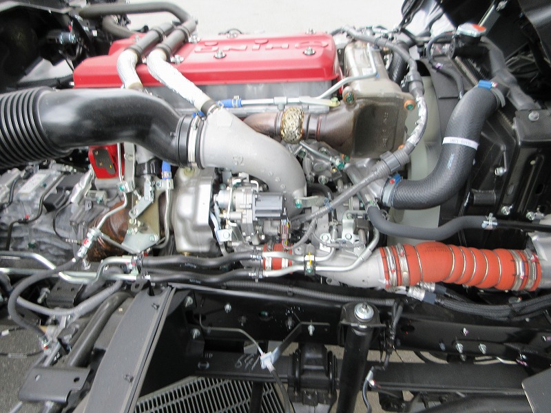 冷蔵冷凍車　リアエアサス
格納ゲート付　未使用車