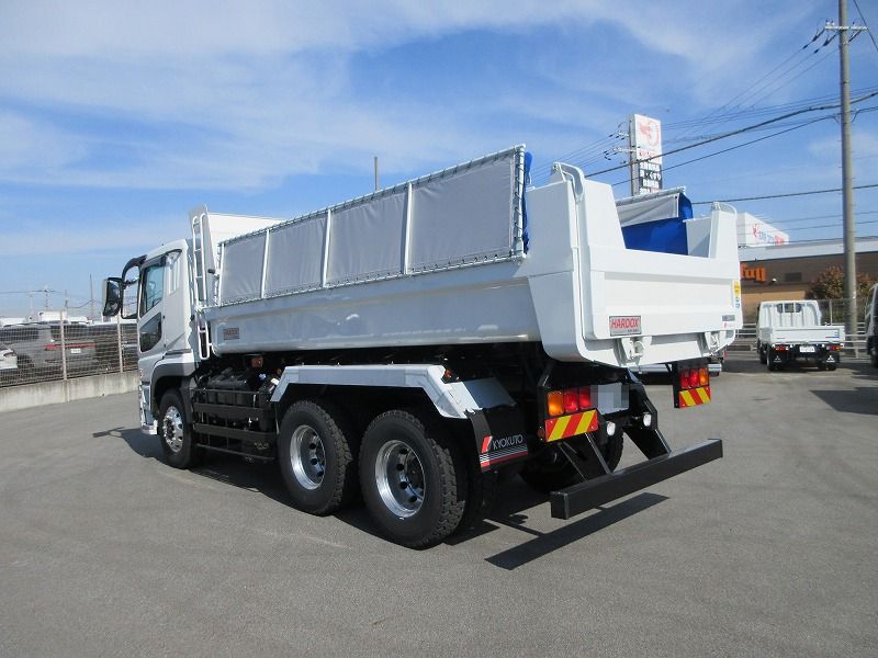 ダンプ　未使用車