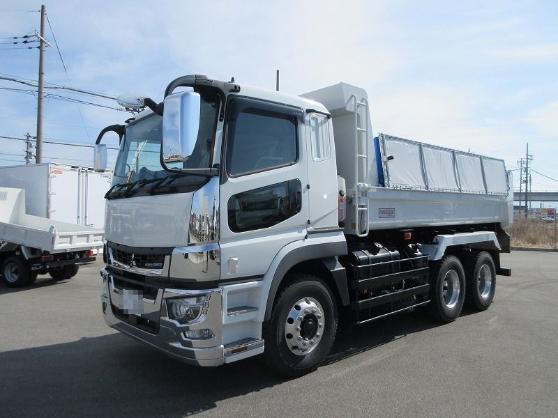 ダンプ　未使用車