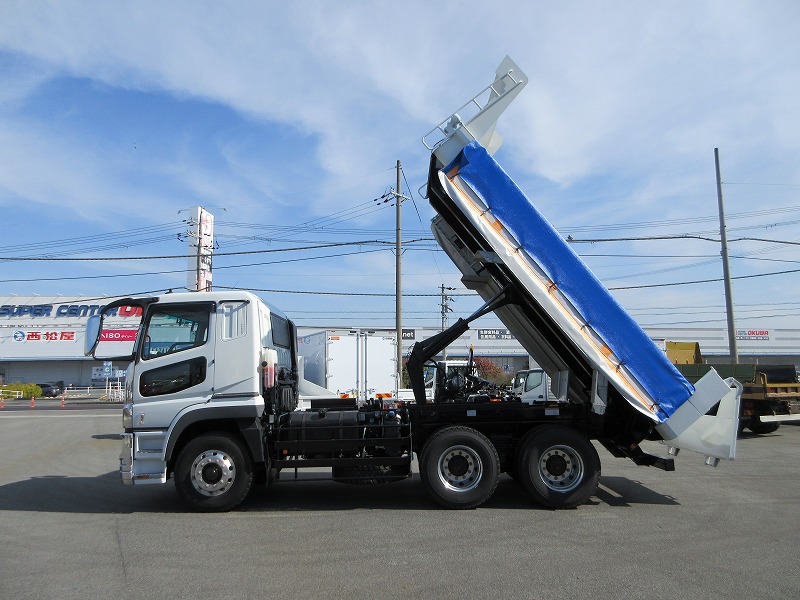 ダンプ　未使用車