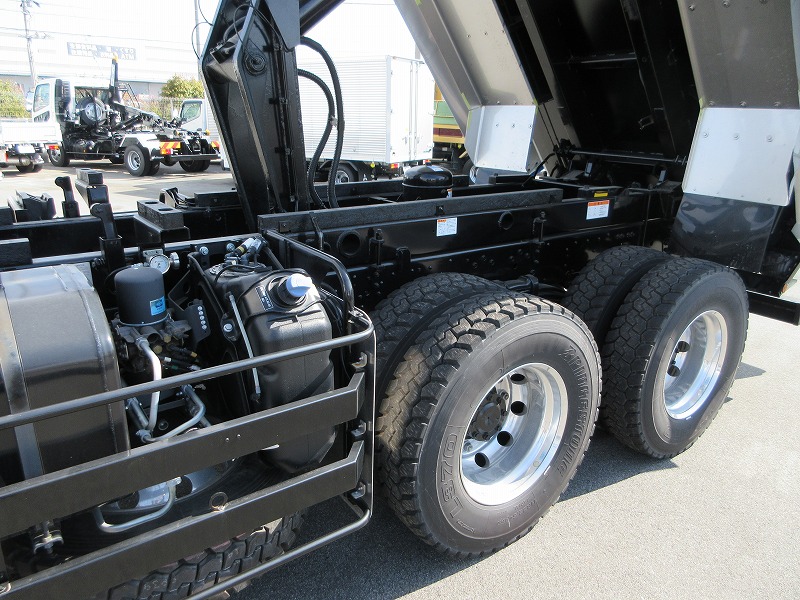 ダンプ　未使用車