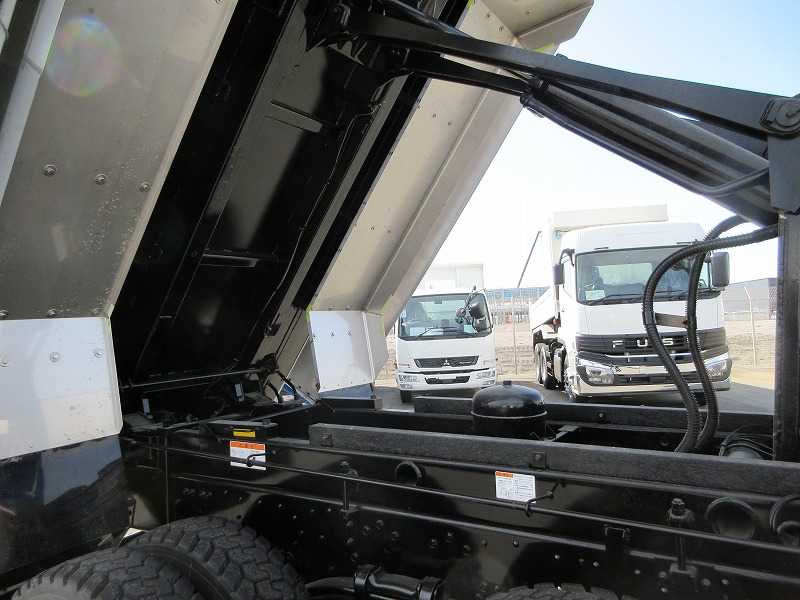 ダンプ　未使用車